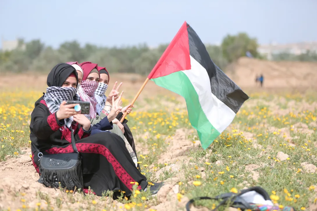 "احتضان التنوع: كشف الفسيفساء الديموغرافية لفلسطين"